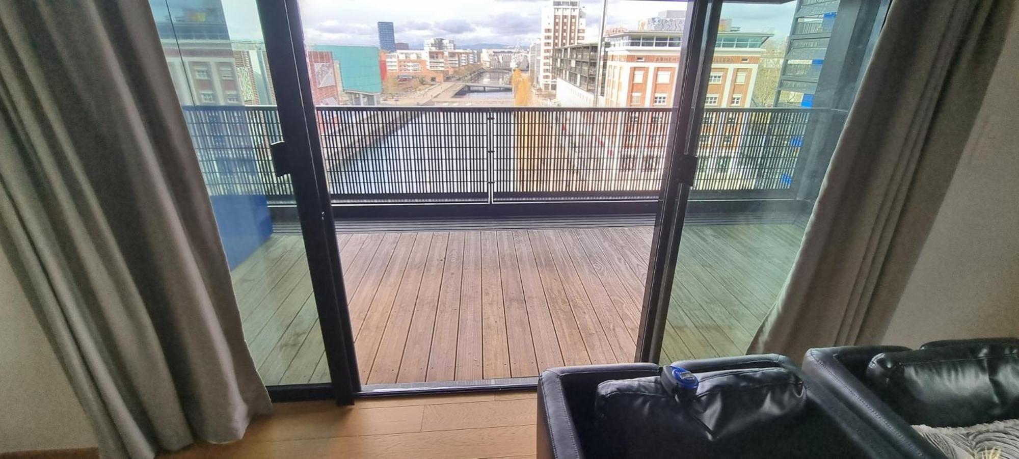 Bel Appartement Contemporain Avec Terrasse Climatisation Et Parking Payant En Option Straatsburg Buitenkant foto